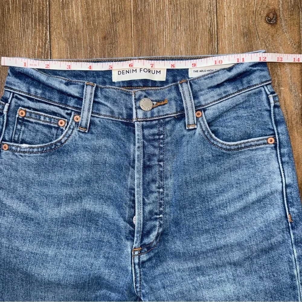 Aritzia Denim Forum The Arlo High Rise Straight Jeans Sz 24 Blue 90s button fly